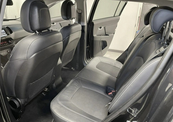 Kia Sportage cena 63000 przebieg: 135000, rok produkcji 2015 z Nowy Dwór Mazowiecki małe 631